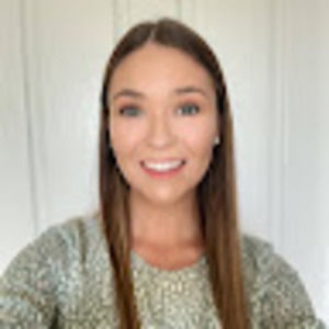 Meet your Posher, Senay